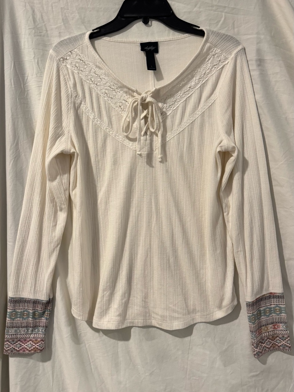 Daytrip Lace-Trim Cream Long-Sleeve Top with Embroidered Cuffs